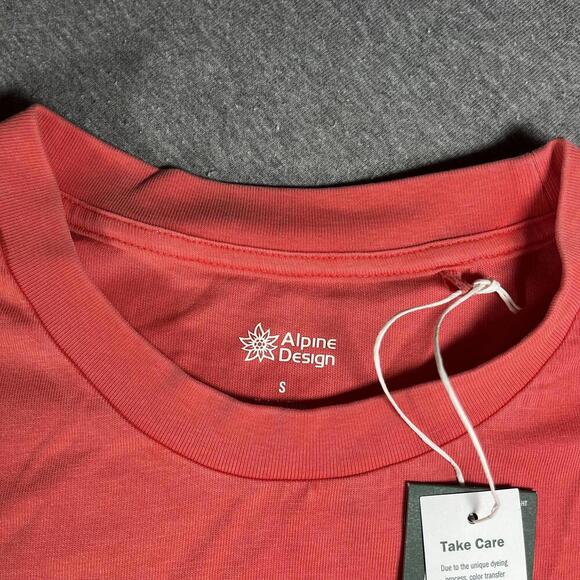 New With Tags Alpine Design USA Boulder Colorado Men's Small Red Short T-Shirt - Picture 3 of 6